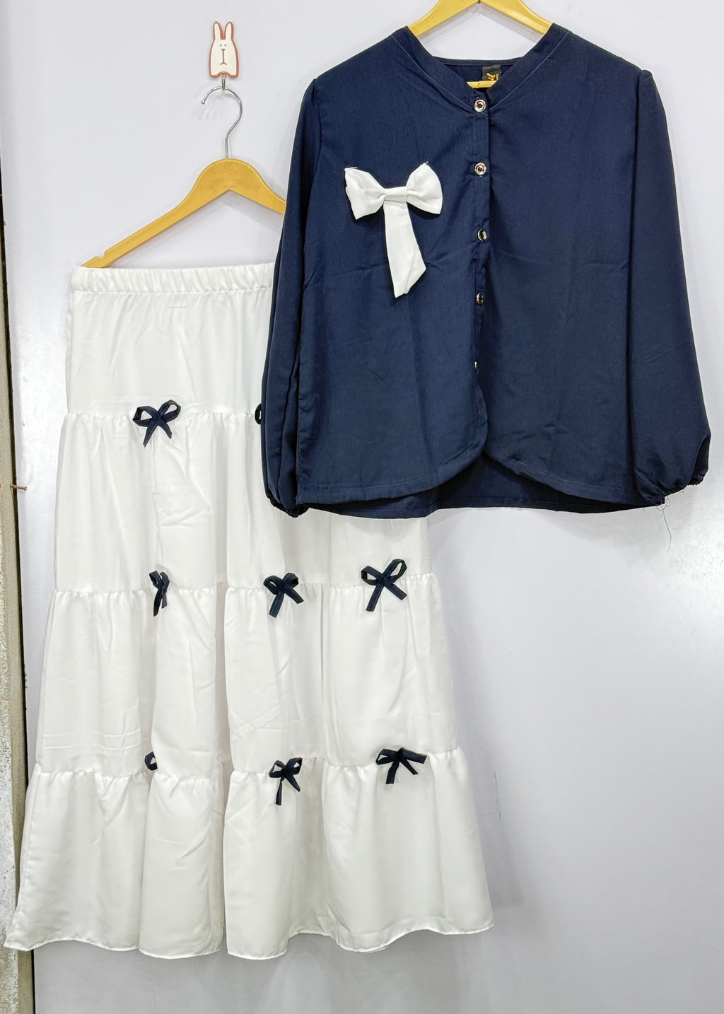 ￼Scourt and shirt 👚