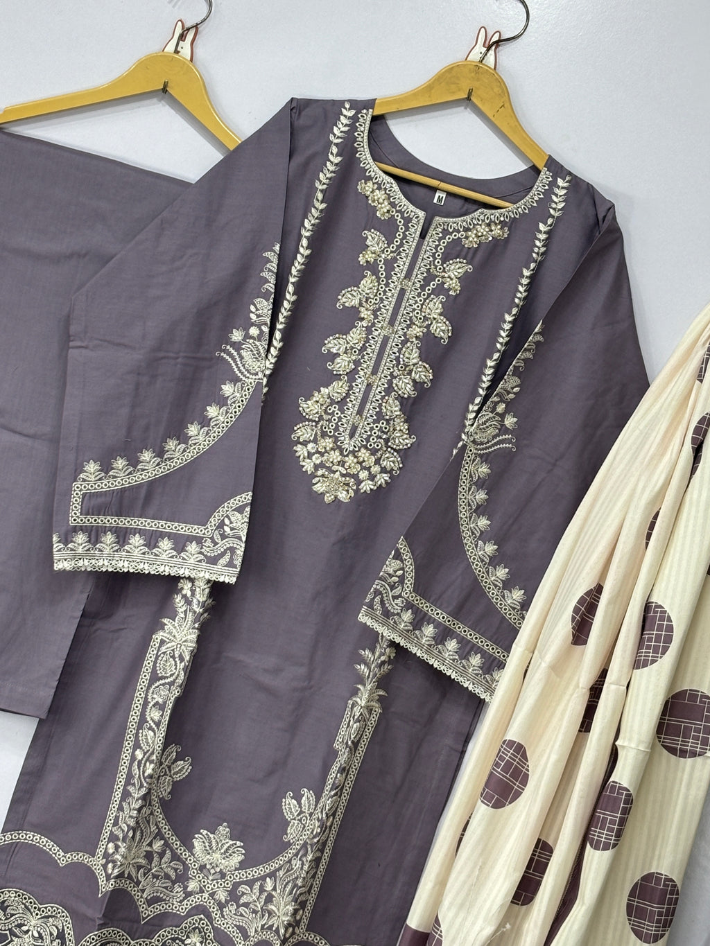 Women 3 peice suit Khadar fabric ✨