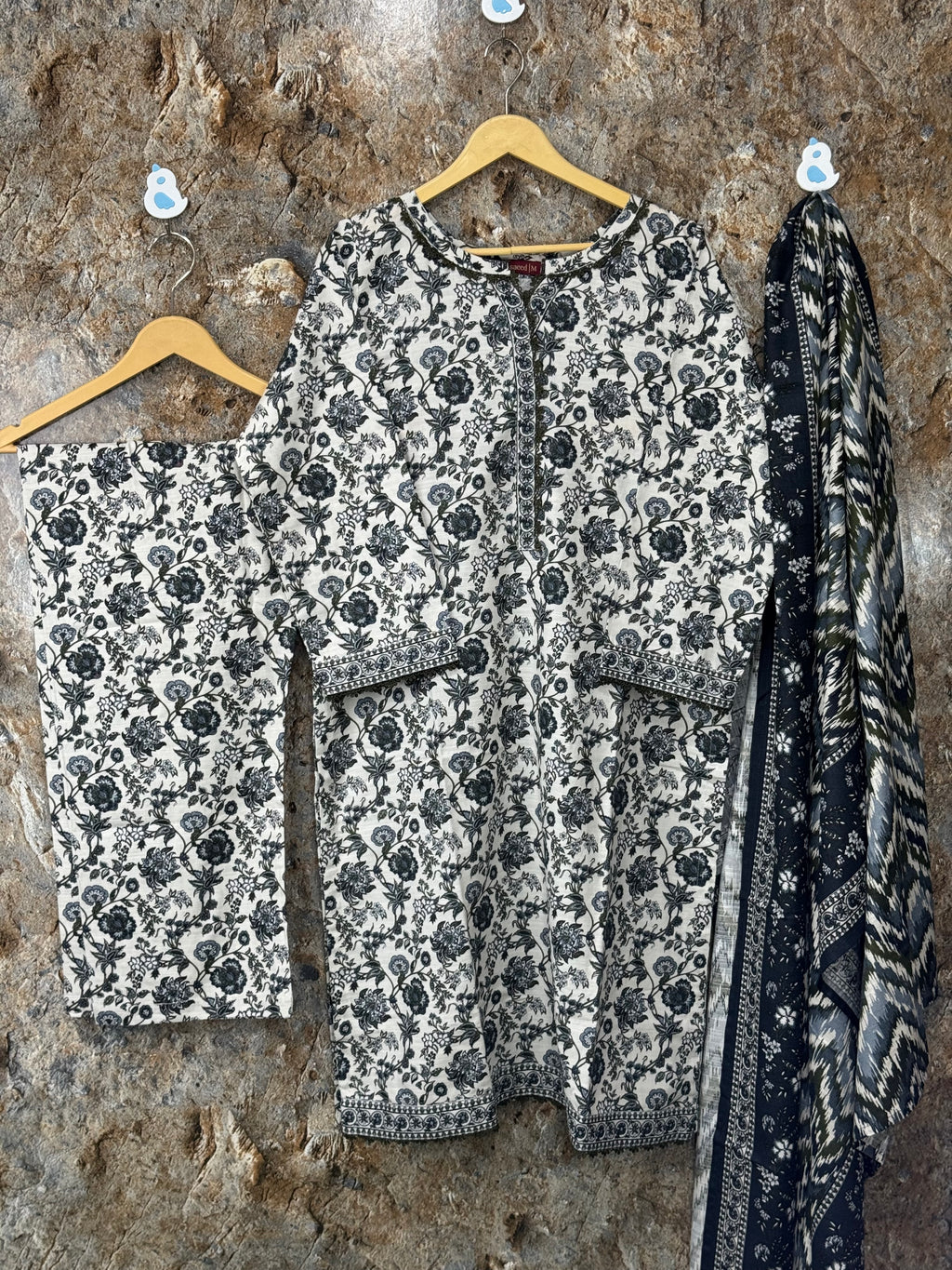 Women 3 pics suit khadar fabric ✅