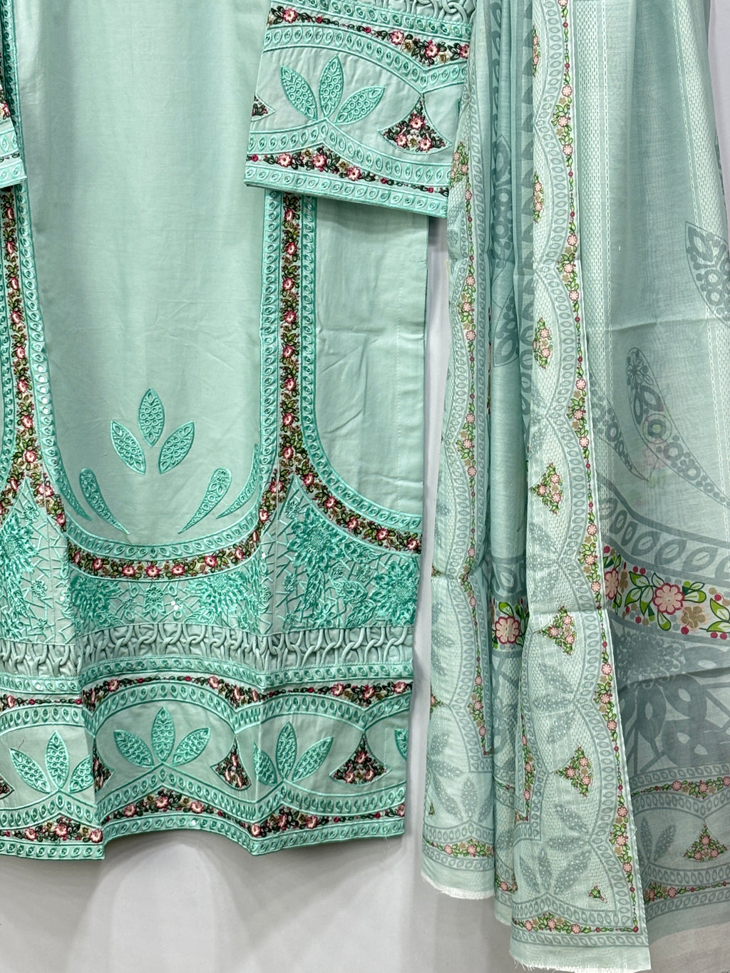 Women 3 peice suit Winter fabric 💫