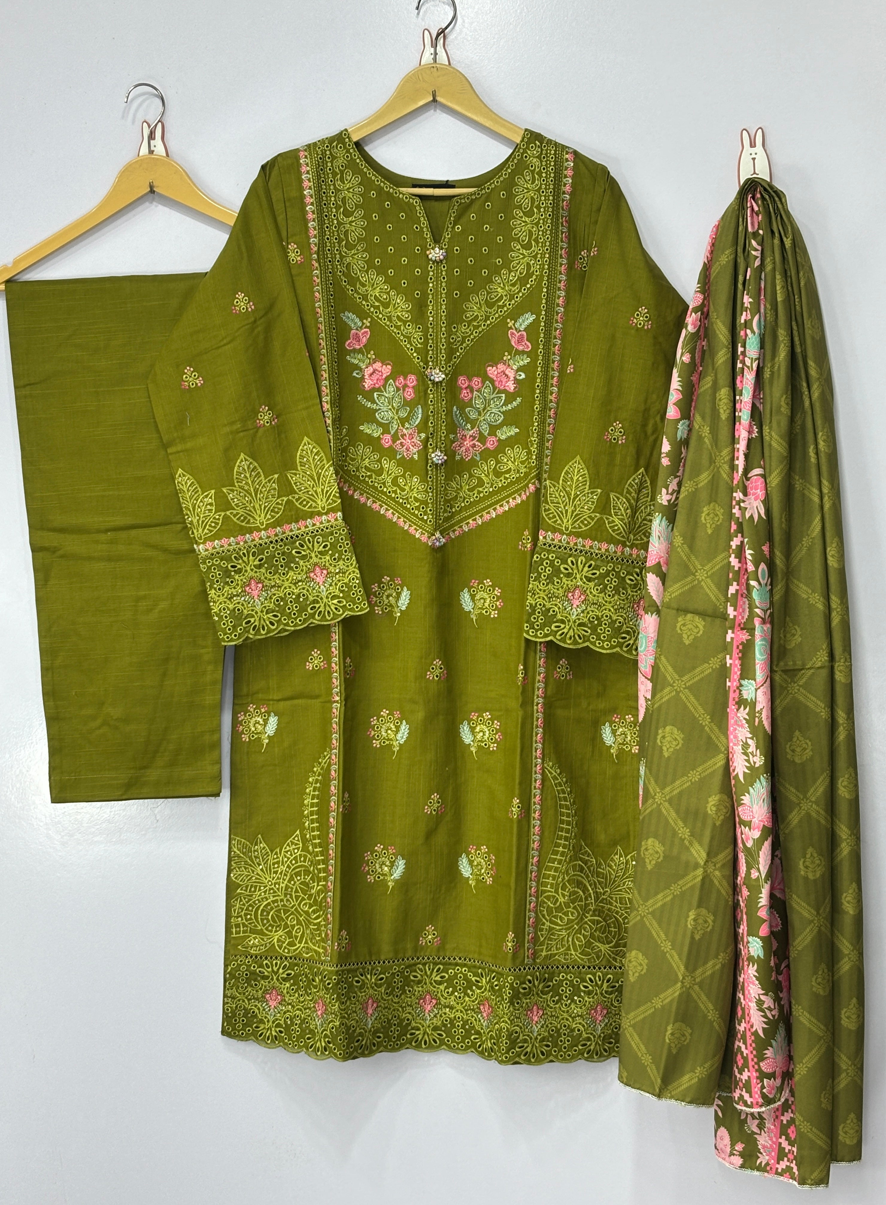 Women 3 peice suit Khadar fabric 💫