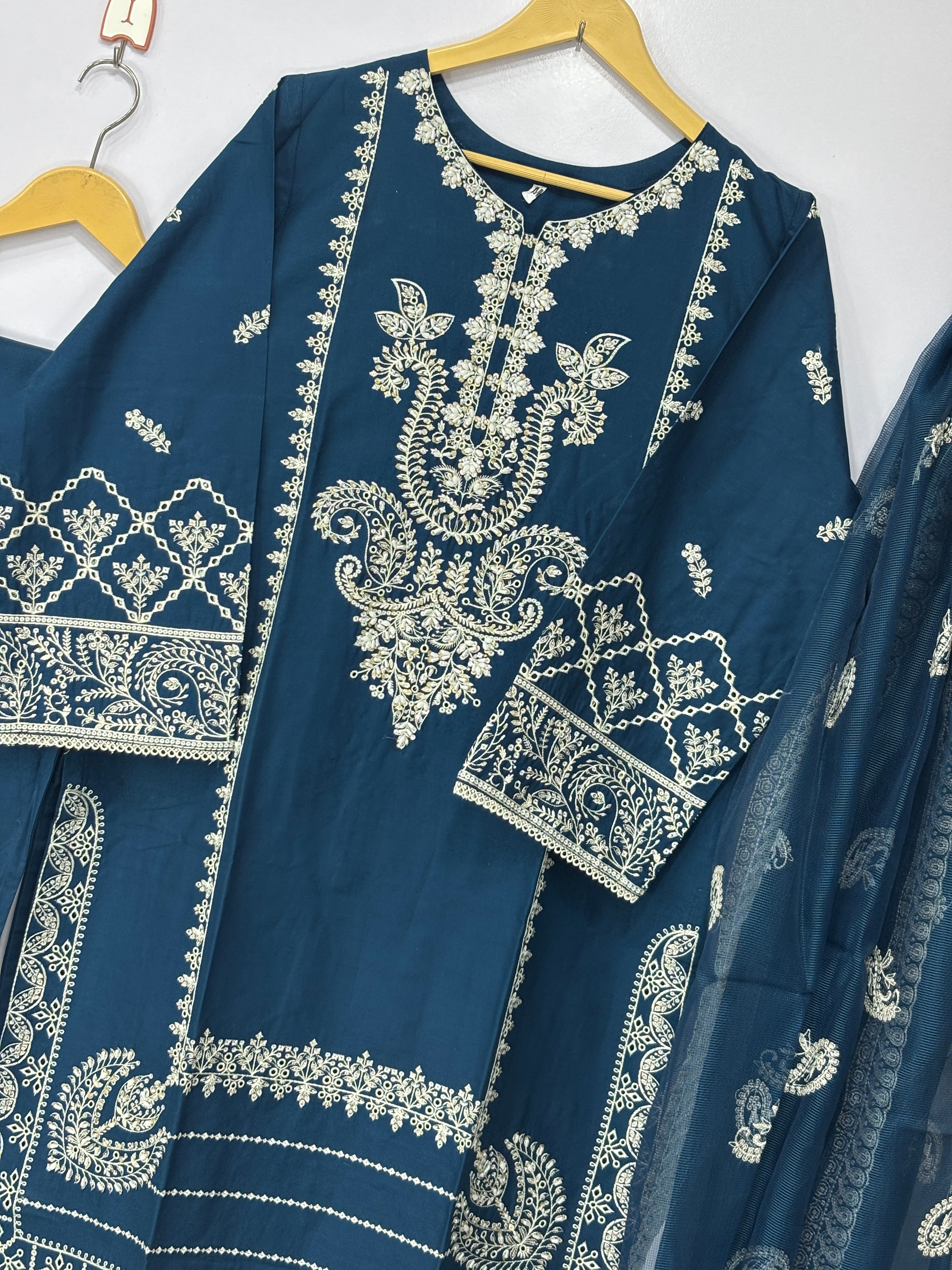 Women 3 peice suit winter stuff ✅